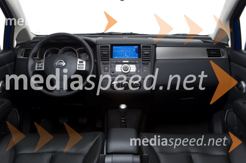 Nissan TiidaNissan Tiida