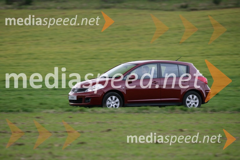 Nissan TiidaNissan Tiida