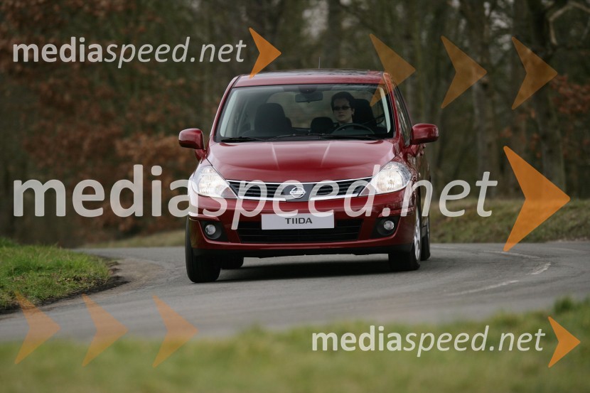 Nissan TiidaNissan Tiida