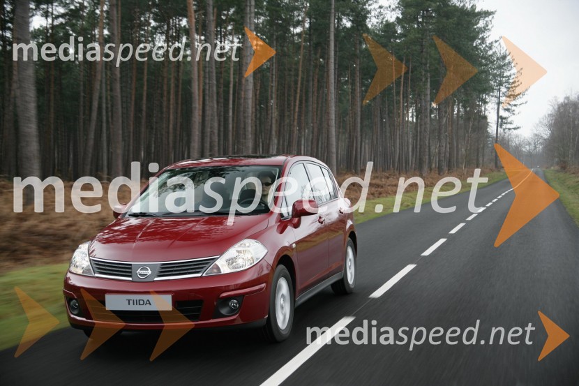 Nissan TiidaNissan Tiida