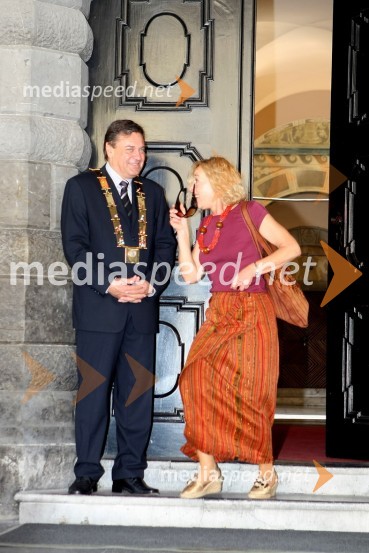 Zoran Jankovič, župan Ljubljane in Milena Zupančič, igralka in ambasadorka UNICEF-aPoroka Jurij Zrnec in Sabina Kogovšek
