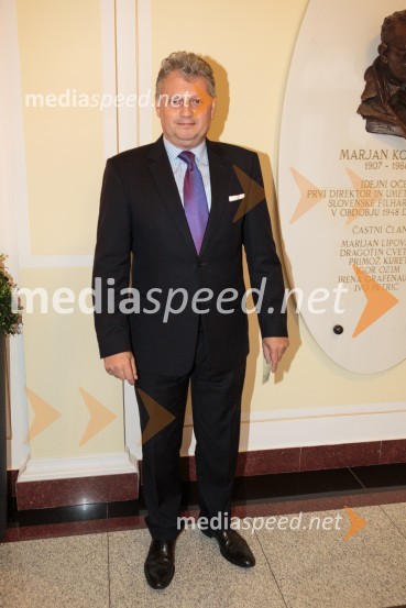  Berislav Šipuš, minister za kulturo Republike HrvaškeV slogi je moč, komorni godalni orkester Slovenske filharmonije z gosti