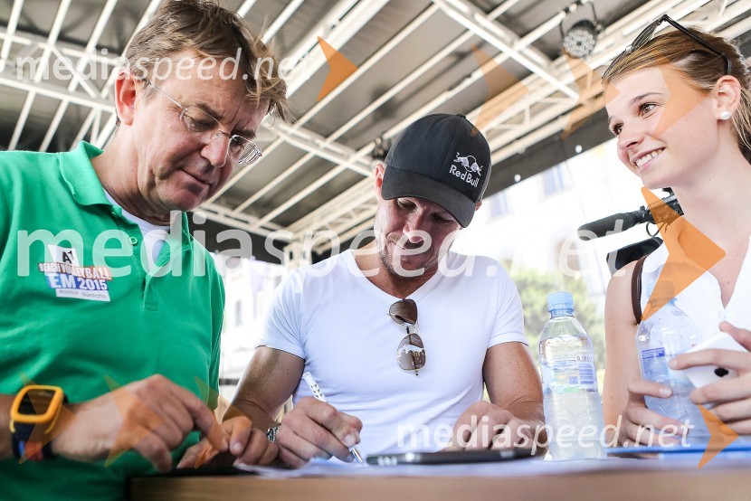  Felix Baumgartner, padalecLjubljana Beach Volley Challenge 2015, petek