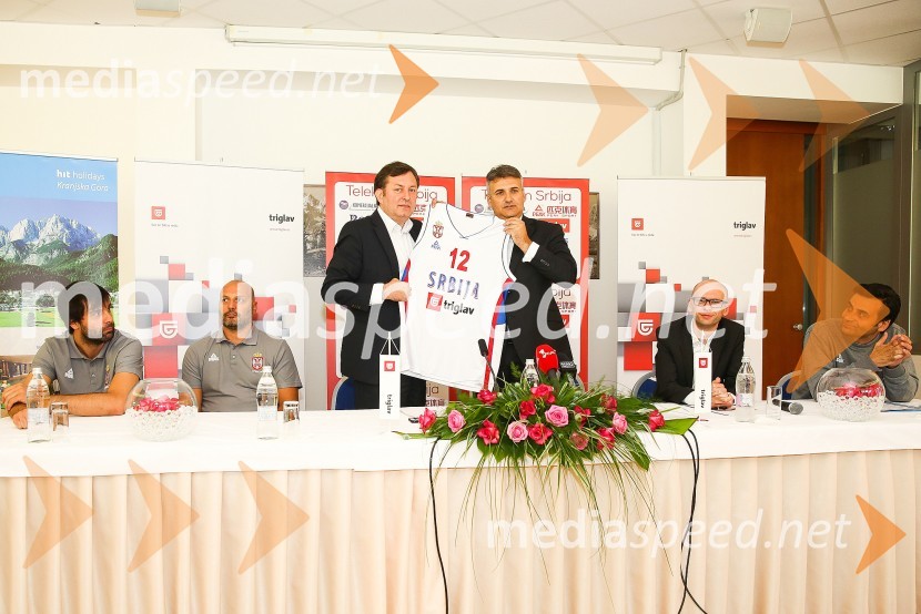  ... ;  ... ;  ... ;  ... ;  Benjamin Jošar, član uprave, Zavarovalnica Triglav;  ... Podpis sponzorske pogodbe Košarkarsko zvezo Srbije in Skupino Triglav