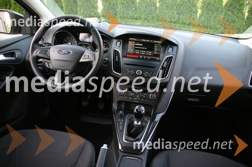 Ford Focus 1.0 EcoBoost 125 KM Titanium, notranjostFord Focus 1.0 EcoBoost 125 KM Titanium, mediaspeed test
