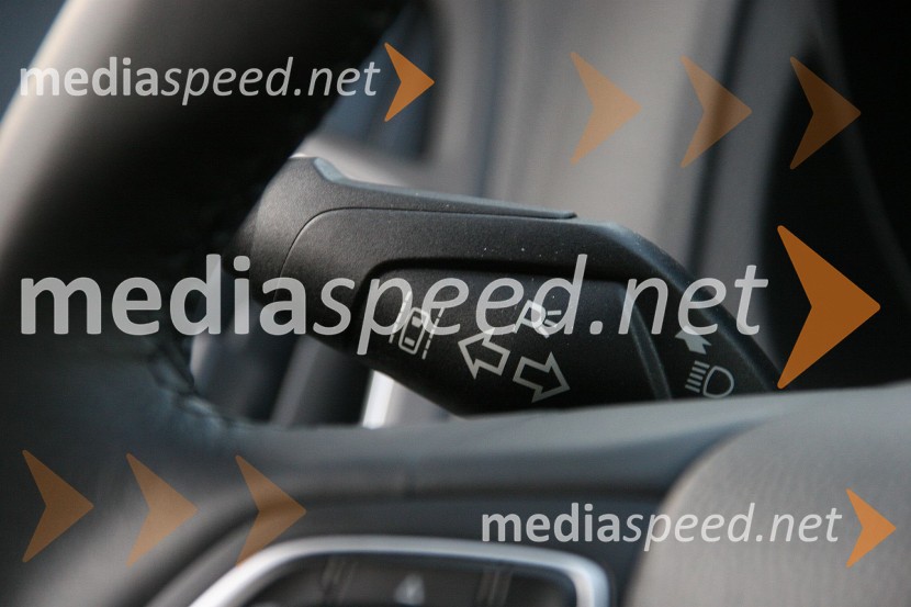 Ford Focus 1.0 EcoBoost 125 KM Titanium, enostaven vklop in izklop asistence za neželjeno menjavo pasuFord Focus 1.0 EcoBoost 125 KM Titanium, mediaspeed test