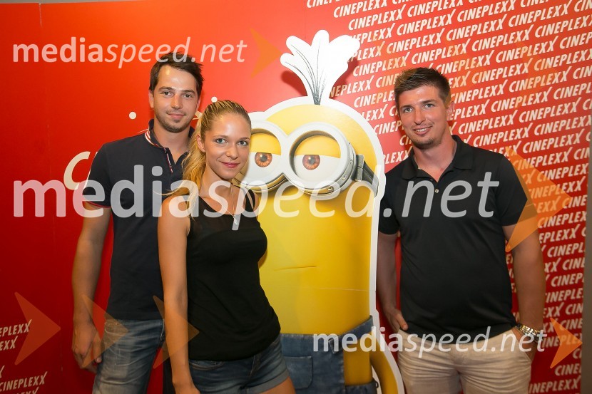  ... ;  ... ;  Denis Cerar, direktor, spletna trgovina PartyBOX.siMinioni predpremierno v Kranju: Sobotni večer obarvan rumeno