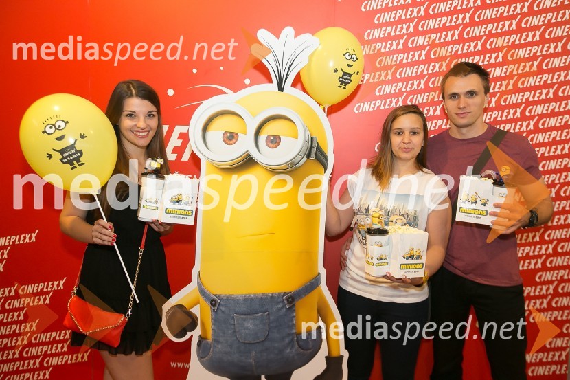  Nika Frece, pomočnica programskega direktorja Cineplexx Slovenija;  Alenka Žnidarič, asistentka digitalnega marketinga Cineplexx Slovenija;  Rok Derenčin, inštruktor borilnih veščin Kempo Arnis FederationMinioni predpremierno v Kranju: Sobotni večer obarvan rumeno