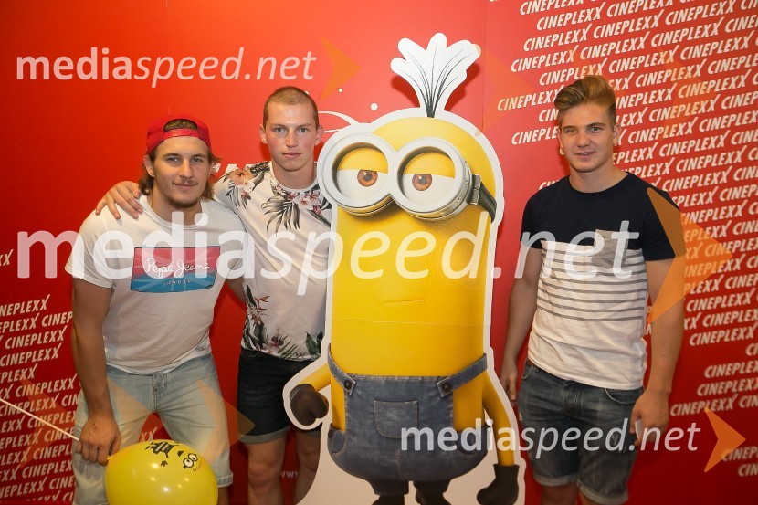  Tomaž Trelc, hokejist, HDD Telemach Olimpija;  Miha Logar, hokejist, HDD Telemach Olimpija;  ... Minioni predpremierno v Kranju: Sobotni večer obarvan rumeno