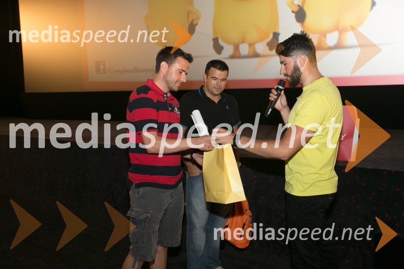 ... ;  ... ;  Uroš Bitenc, moderator, radio AntenaMinioni predpremierno v Kranju: Sobotni večer obarvan rumeno