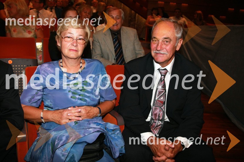 Rudi Moge, poslanec v DZ s soprogo Alojzijo Moge-Čas, odvetnicoFestival narečnih popevk 2007