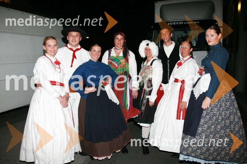Akademska folklorna skupina KUD Študent MariborFestival narečnih popevk 2007