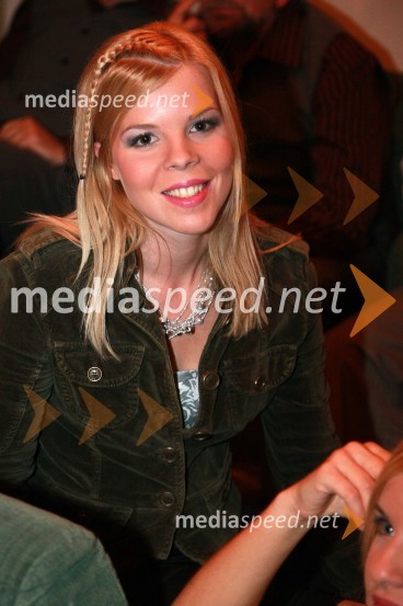 Monika Mlinar, članica ansambla ZapeljivkeFestival narečnih popevk 2007