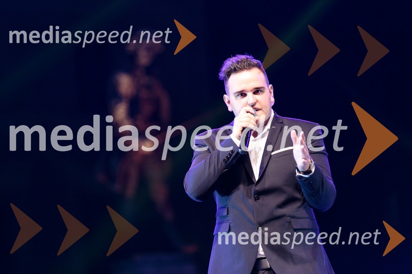  Žiga Lakner, pevecMiss Turizma 2015 je Anja Antič