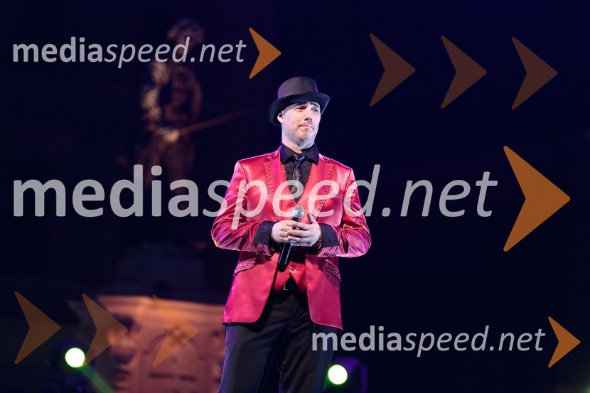  Damiano  Roi, pevecMiss Turizma 2015 je Anja Antič