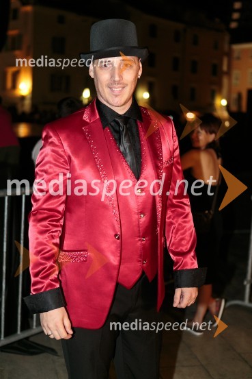  Damiano  Roi, pevecMiss Turizma 2015 je Anja Antič