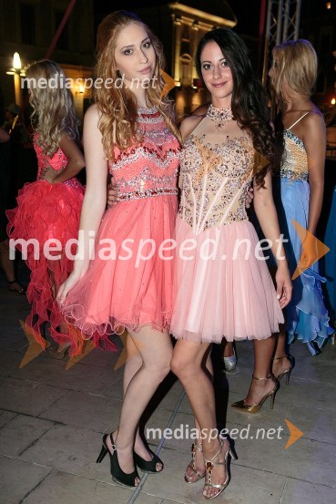  Sara Dulić, finalistka, Miss Turizma 2015;  Zoja Limavšek, 1. spremljevalka, Miss Turizma 2015Miss Turizma 2015 je Anja Antič