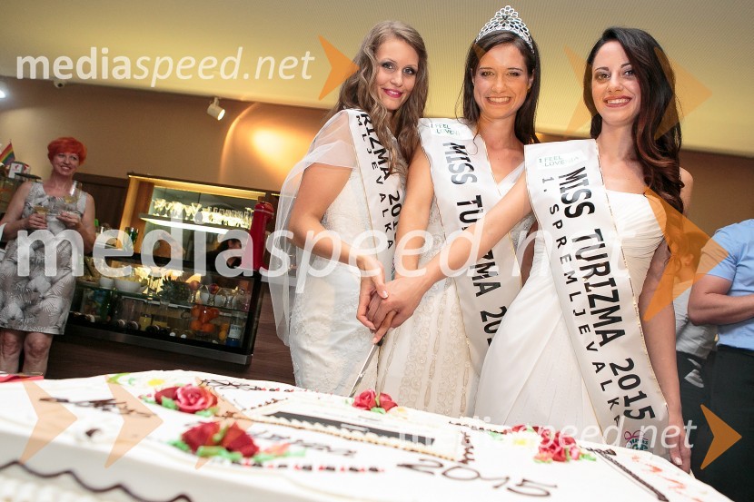  Anja Kamerički, 2. spremljevalka, Miss Turizma 2015;  Anja Antič, Miss Turizma 2015, druga spremljevalka Miss Alpe Adria;  Zoja Limavšek, 1. spremljevalka, Miss Turizma 2015Miss Turizma 2015 je Anja Antič