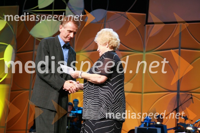 Rajko Stropnik, avtor glasbe za skladbo Naš atej (izvajal ansambel Zapeljivke) in dr. Zinka Zorko, akademska profesoricaFestival narečnih popevk 2007