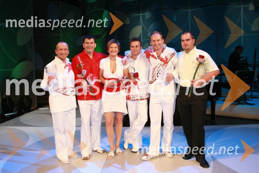 Ansambel Malibu, zmagovalci Festivala narečne popevke 2007 in Jani Lipičnik, avtor glasbe za skladbo Sin muj se nječe žjenetFestival narečnih popevk 2007