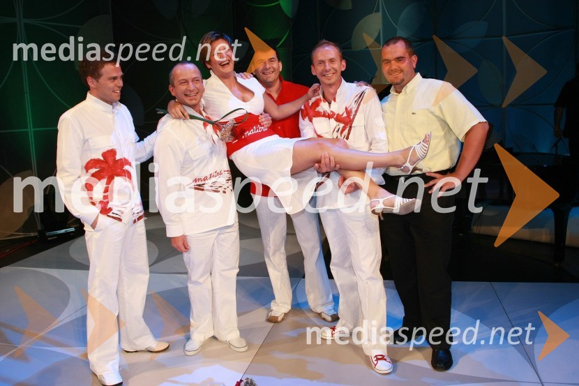 Ansambel Malibu, zmagovalci Festivala narečne popevke 2007 in Jani Lipičnik, avtor glasbe za skladbo Sin muj se nječe žjenetFestival narečnih popevk 2007