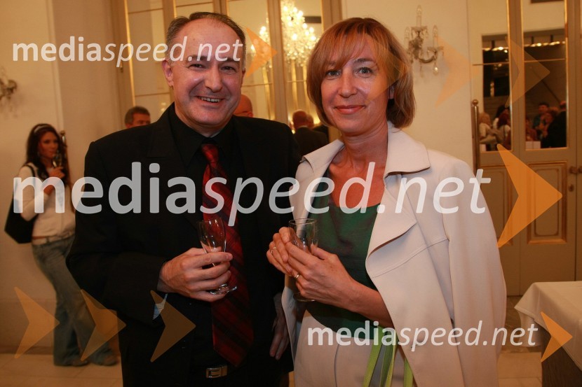 Rajko Djordjevič, direktor VTV in Mojca MenartFestival narečnih popevk 2007