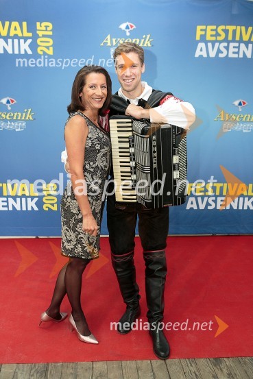  Betka Šuhel Mikolič, voditeljica;  Sašo Avsenik, glasbenik, Ansambel Saša AvsenikaFestival Avsenik 2015, sobota