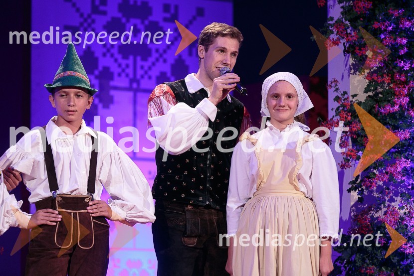 Folklornika otroške skupine ISKRAEMECO KranjFestival Avsenik 2015, sobota
