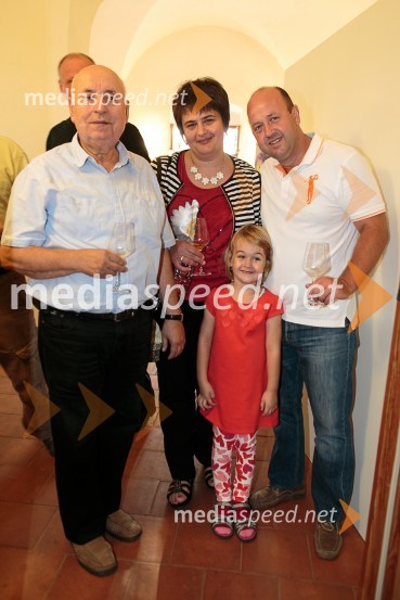  Lojze Cvetko;  Mateja Brunec;  Klara Brunec;  Beno BrunecSalon Traminec 2015