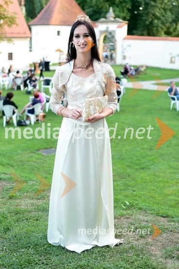  Sandra Vučko, Vinska kraljica Slovenije 2015Salon Traminec 2015