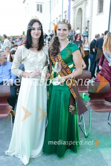  Sandra Vučko, Vinska kraljica Slovenije 2015;  Anja Trstenjak, vinska kraljica Radgonsko-Kapelskih goricSalon Traminec 2015
