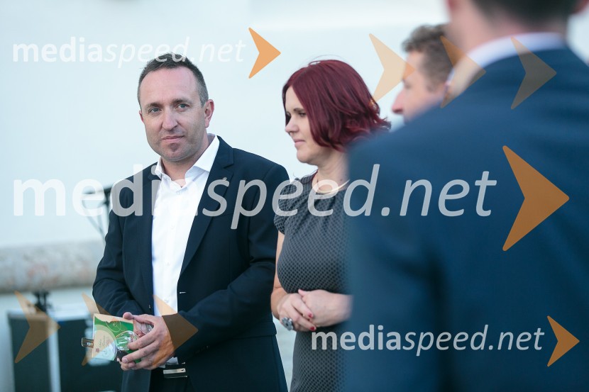  Borut  Cvetko, kreativni direktor Mediaspeed;  Magda Steyer, Hiša dišečega traminca SteyerSalon Traminec 2015