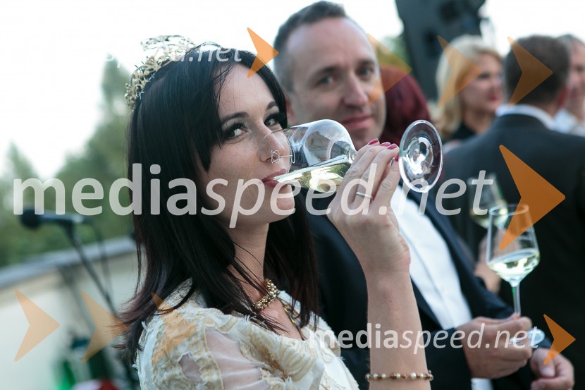  Sandra Vučko, Vinska kraljica Slovenije 2015Salon Traminec 2015