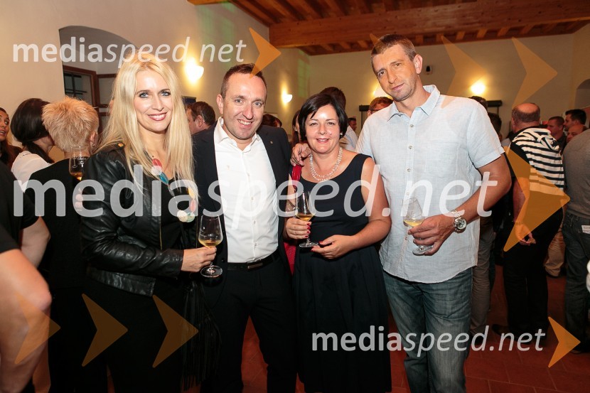  Tamara Vogrin Tara, slikarka;  Borut  Cvetko, kreativni direktor Mediaspeed;  Tina Vukan;  Viki Vukan, glavni urednik avtomobilizma MediaspeedSalon Traminec 2015