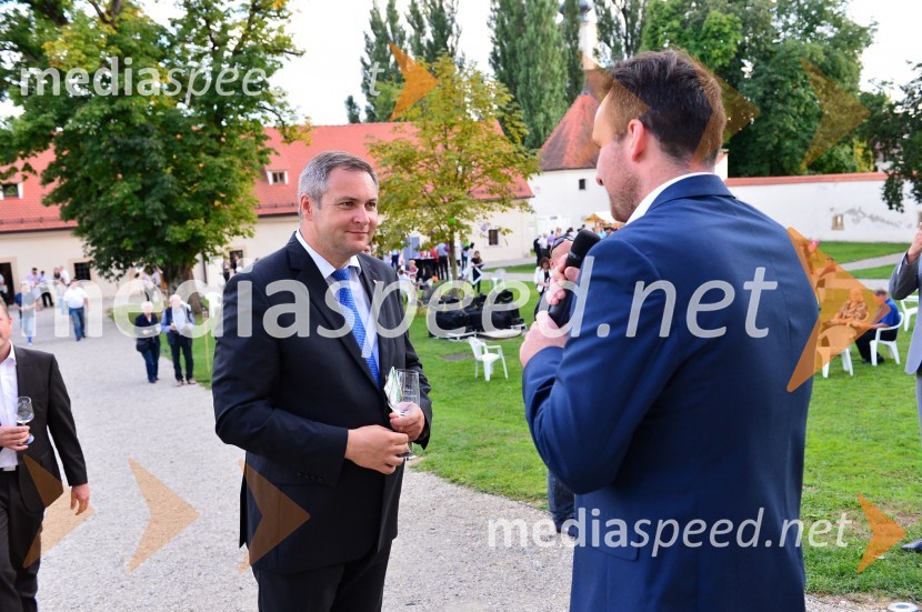 mag. Dejan Židan, minister za kmetijstvo, gozdarstvo in prehrano, predsednik stranke SD;  Aleš Pregl, novinar, povezovalec prireditveSalon Traminec 2015