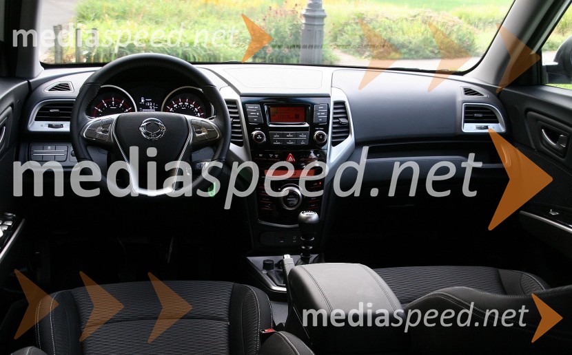 Ssang Yong Tivoli, notranjostSsang Yong Tivoli, slovenska predstavitev
