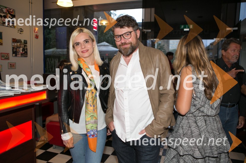  Valentina  Smej Novak, založnica;  Luka Novak, voditeljEna žlahtna štorija, predpremiera