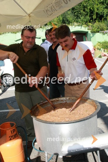 ... in Boris Kotnjek, predsednik AMZS Šport in slovenski član komisije za speedway pri FIM (Mednarodna motociklistična zveza)Bogračfest 2007