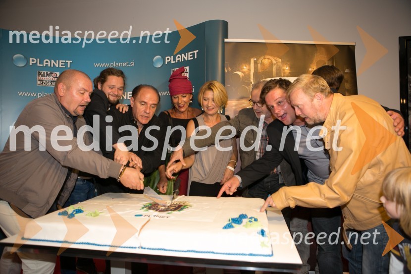  Franko Korošec, igralec;  Stane Tomazin, igralec;  Milan Vodopivec, igralec;  Maja Blagovič, igralka;  Vesna Pernarčič, igralka;  Janez Starina, igralec;  Primož Forte, igralec;  Matjaž Javšnik, igralecEna žlahtna štorija, predpremiera