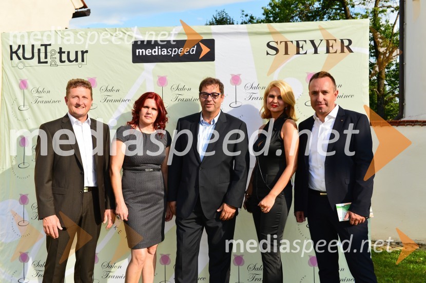  Danilo Steyer, Hiša dišečega traminca Steyer;  Magda Steyer, Hiša dišečega traminca Steyer;  Erich Steyer; mag. Norma Bale, pisateljica, direktorica Kultprotur;  Borut  Cvetko, kreativni direktor MediaspeedSalon Traminec 2015