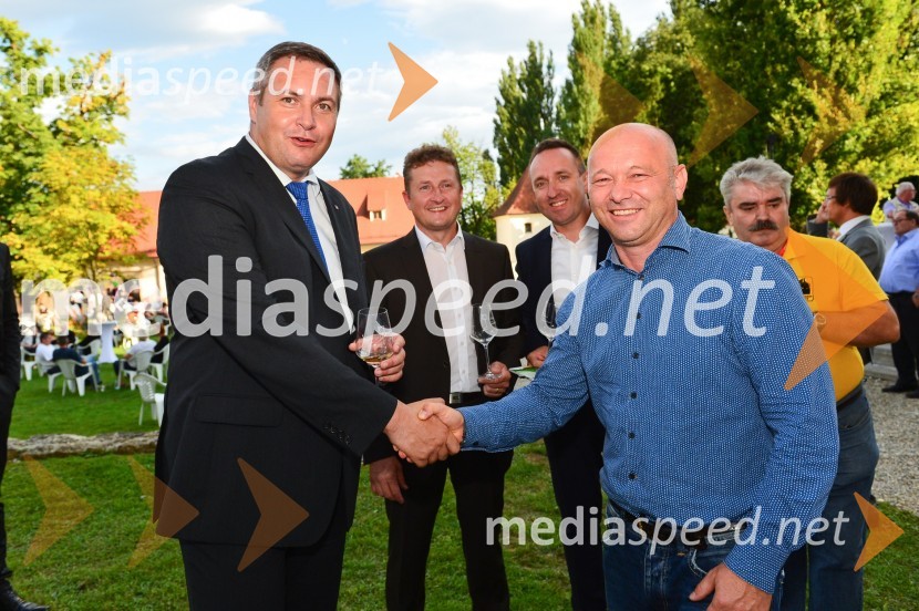 mag. Dejan Židan, minister za kmetijstvo, gozdarstvo in prehrano, predsednik stranke SD;  Danilo Steyer, Hiša dišečega traminca Steyer;  Borut  Cvetko, kreativni direktor Mediaspeed;  Janez Janko Kodila, direktor Kodila d.o.o.Salon Traminec 2015