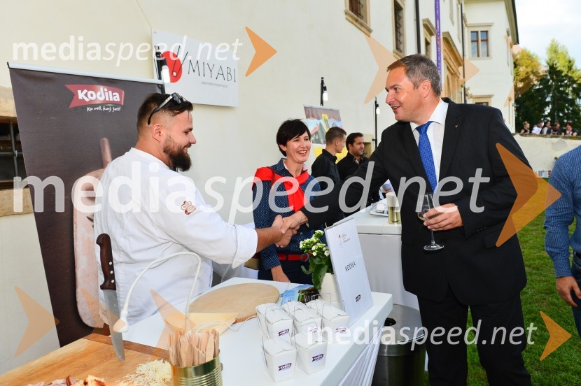  Boštjan Lačen, kuharski mojster; mag. Dejan Židan, minister za kmetijstvo, gozdarstvo in prehrano, predsednik stranke SDSalon Traminec 2015