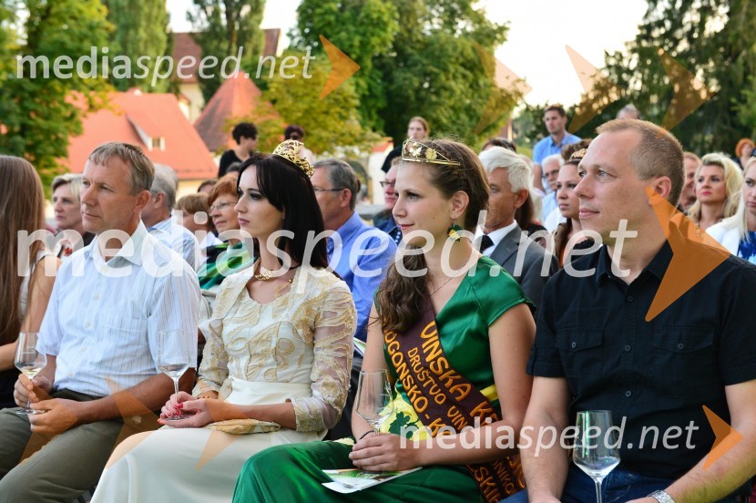  Stanko  Rojko, župan občine Gornja Radgona;  Sandra Vučko, Vinska kraljica Slovenije 2015;  Anja Trstenjak, vinska kraljica Radgonsko-Kapelskih goricSalon Traminec 2015