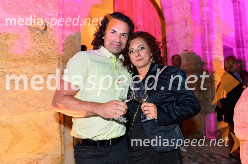  Klaus Berger;  Sabina Podkrižnik, namestnica direktorice Področja prodaje in razvoja, Pošta SlovenijeSalon Traminec 2015