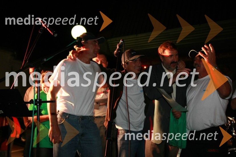 Geza Farkaš in zmagovalna ekipa ArtexBogračfest 2007