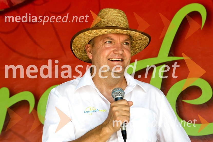  Igor Kolenko, direktor prireditve Bogračfest 2015, direktor Stanovanjskega podjetja LendavaBogračfest 2015 postregel z rekordnim številom obiskovalcev in tekmovalnih ekip