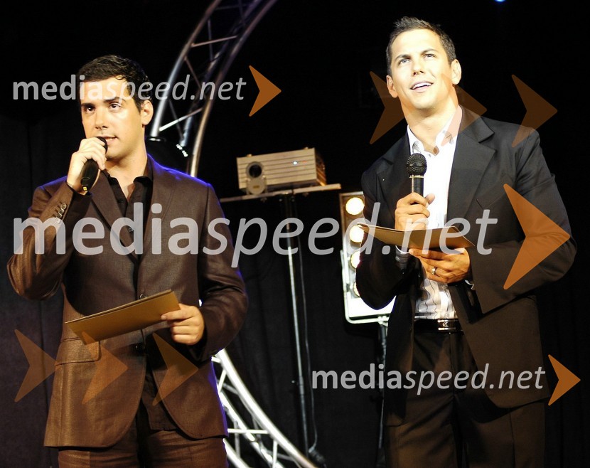 Adel Djutovič in Mario Valentič, voditelja prireditvePesem poletja 2007