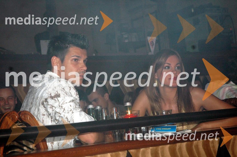 Rebeka Dremelj, pevka in njen fant SandiPesem poletja 2007