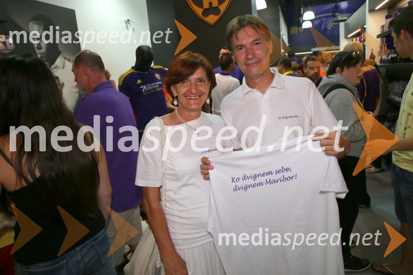 Vijol'čna bajta 2, otvoritev trgovine