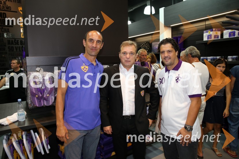  Krunoslav Jurčić, trener NK Maribor;  Bojan Ban, direktor NK Maribor;  Zlatko Zahovič, športni direktor NK MariborVijol'čna bajta 2, otvoritev trgovine